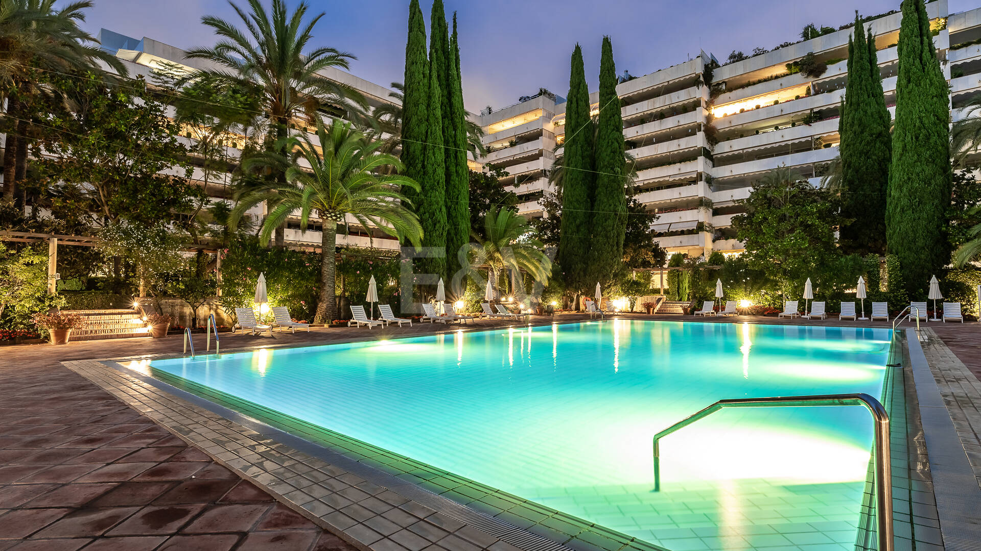 Spacious Duplex Penthouse in Don Gonzalo with Private Plunge Pool