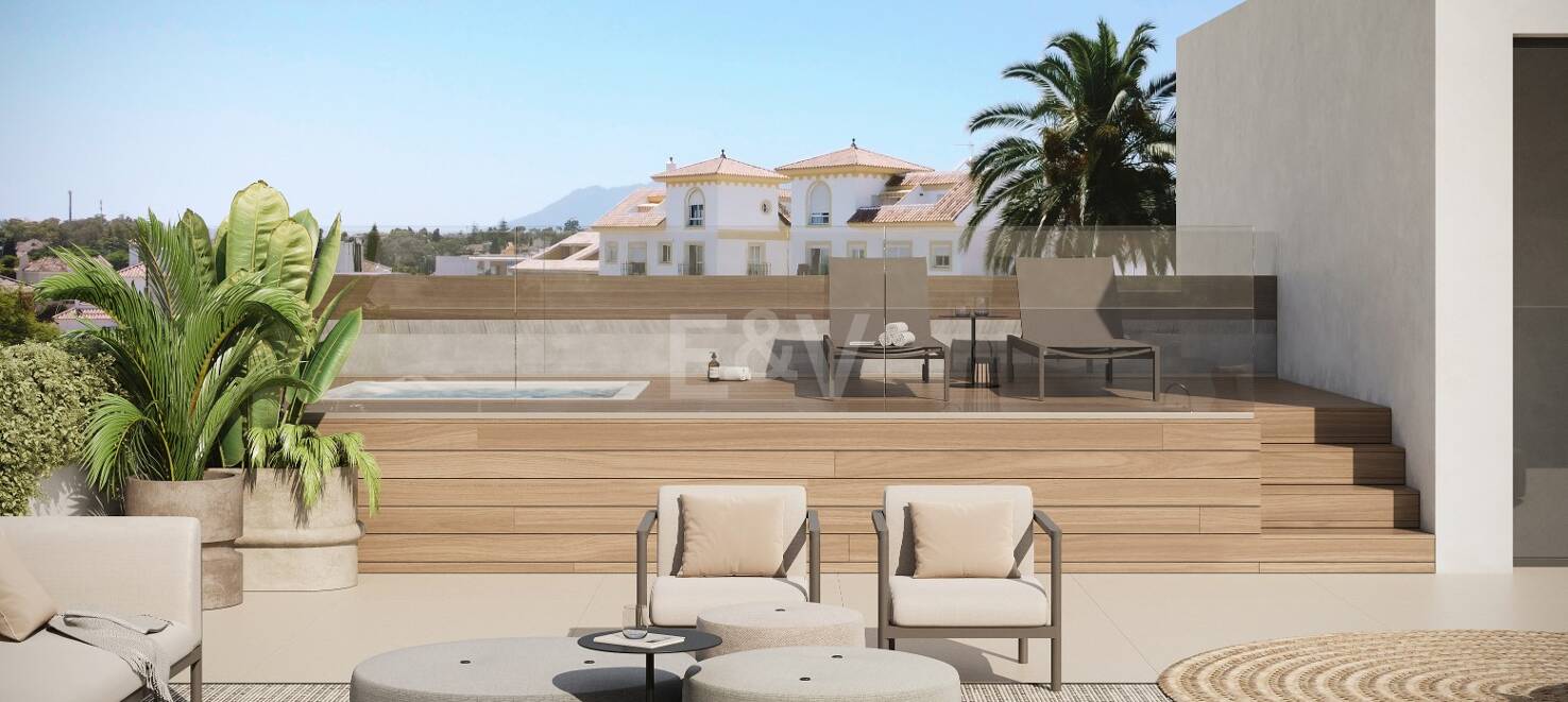 Zeitgenössisches Penthouse mit privater Dachterrasse und Jacuzzi in San Pedro Playa