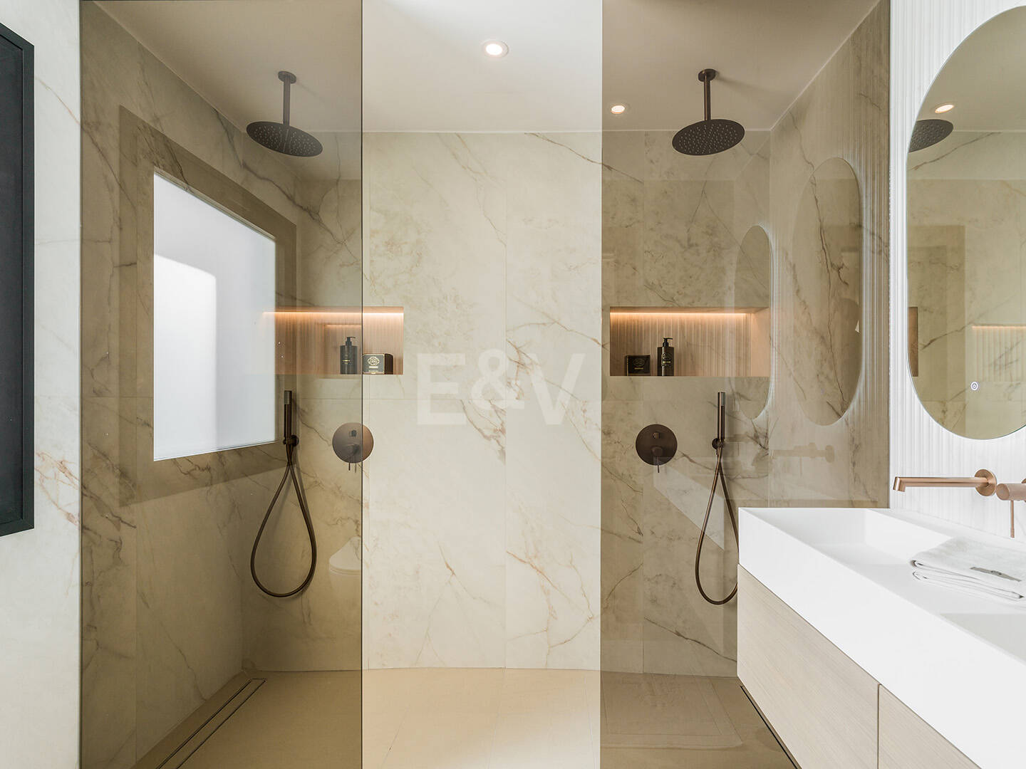 Maison de ville en bord de mer style Ibiza avec piscine chauffée privée et magnifique espace de vie extérieur