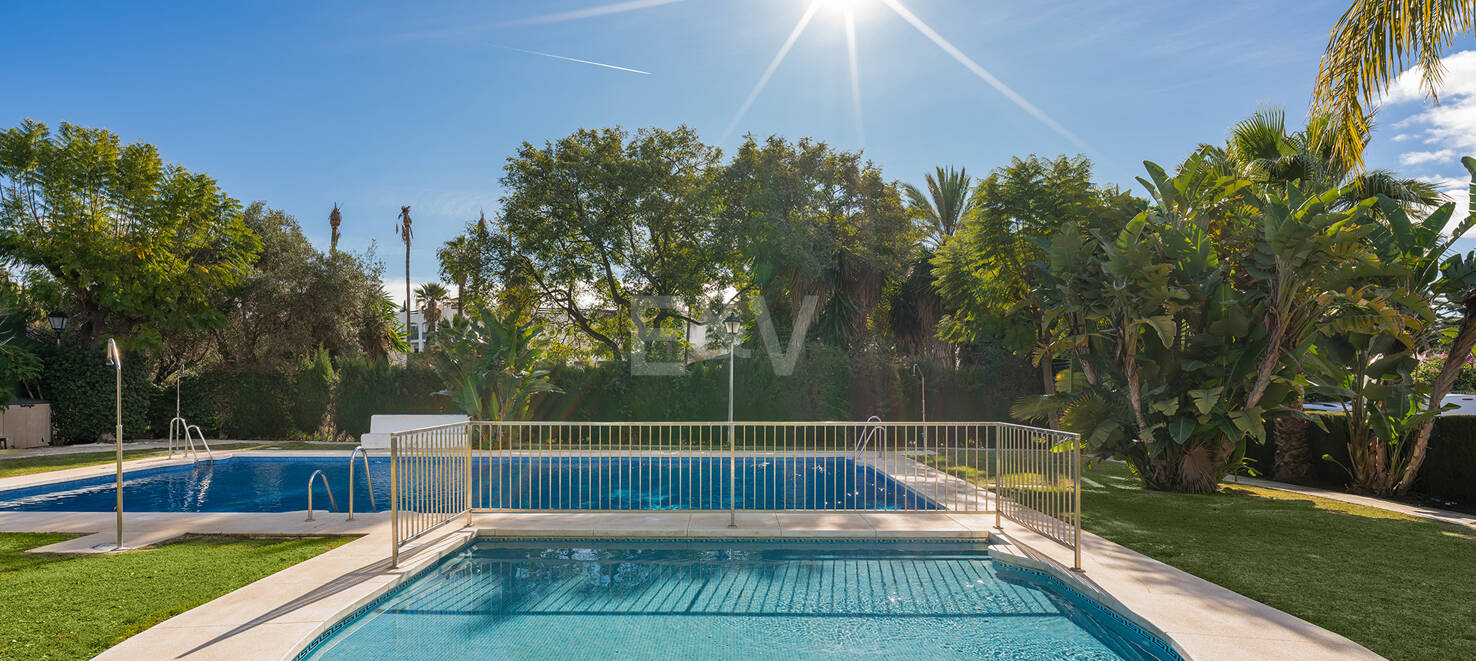 Ibizenkische Strandhaus im Stil mit privatem beheiztem Pool und Innen-Außen-Wohnen