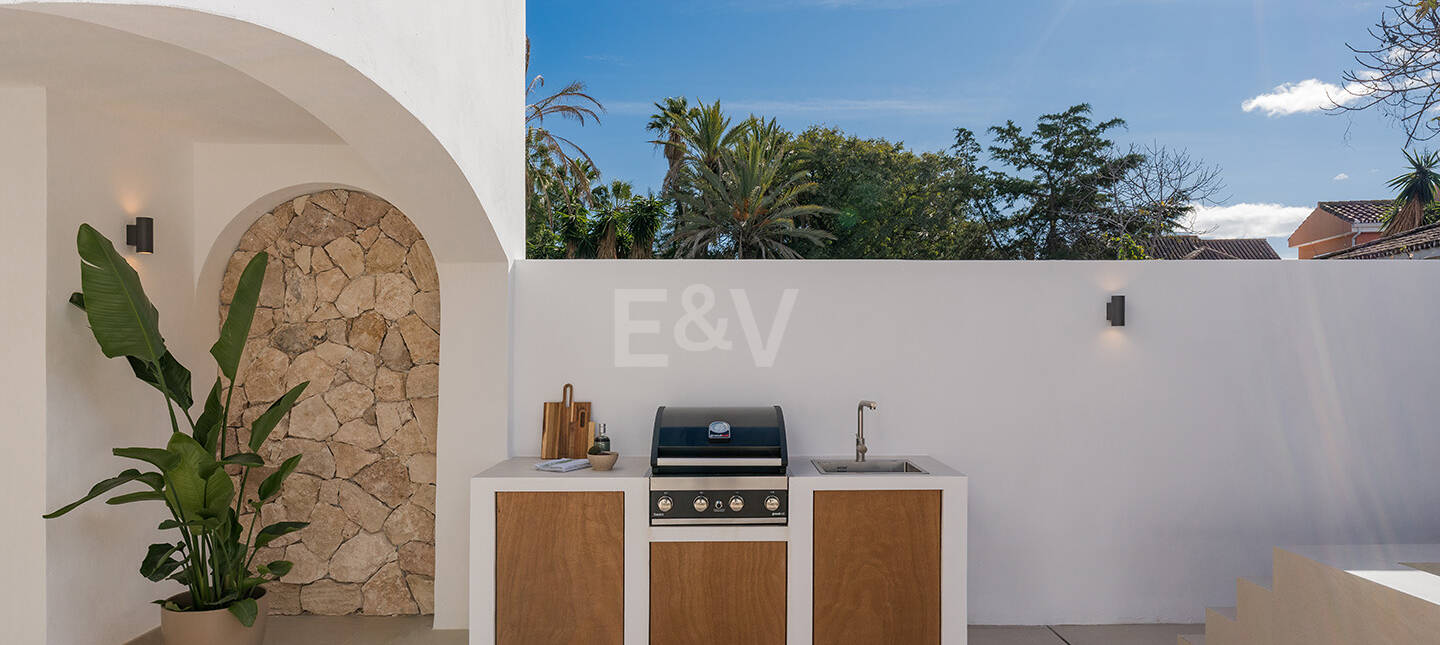 Ibizenkische Strandhaus im Stil mit privatem beheiztem Pool und Innen-Außen-Wohnen