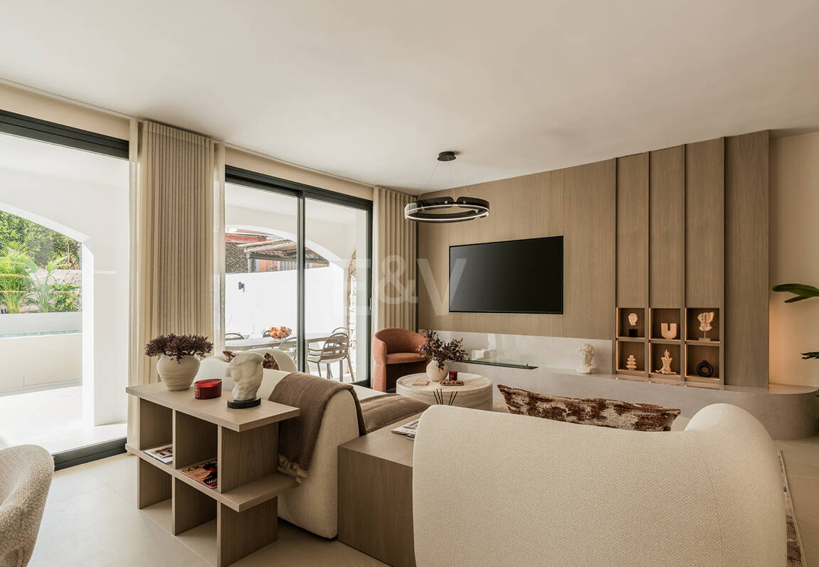 Maison de ville en bord de mer style Ibiza avec piscine chauffée privée et magnifique espace de vie extérieur