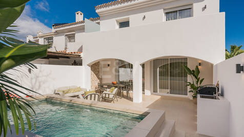 Ibicenco-Style Beachside Townhouse avec piscine chauffée privée et intérieur-extérieur Living