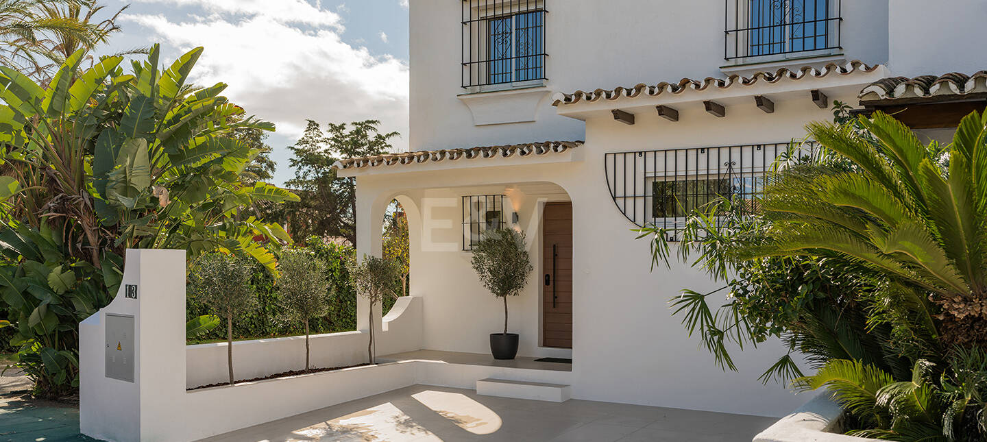 Ibizenkische Strandhaus im Stil mit privatem beheiztem Pool und Innen-Außen-Wohnen