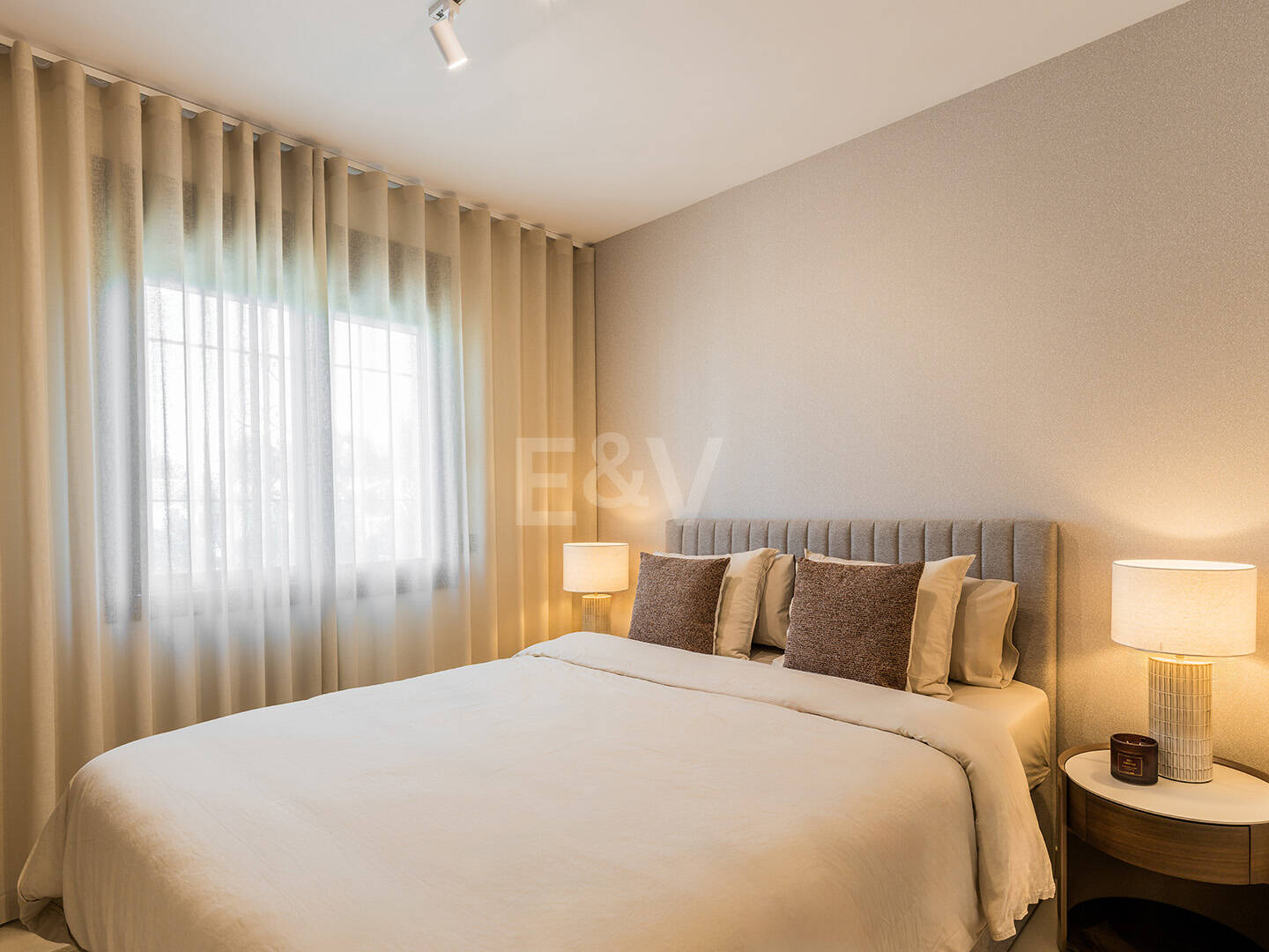 Maison de ville en bord de mer style Ibiza avec piscine chauffée privée et magnifique espace de vie extérieur