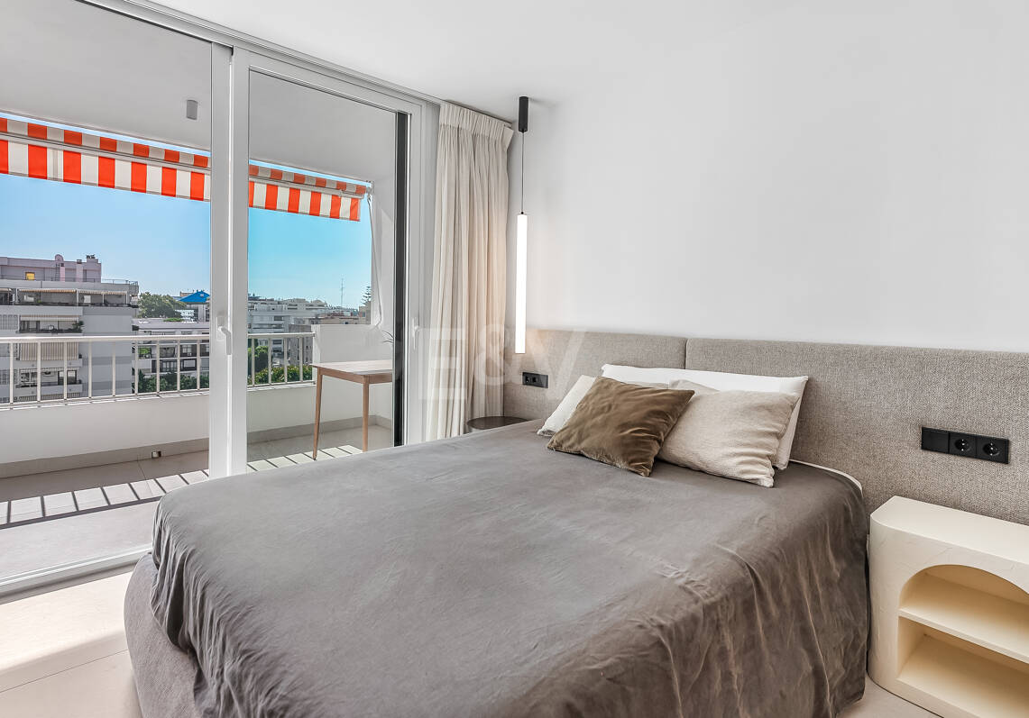 Elegancki Marbella Centre Apartament z basenem, Taras & amp; Licencja turystyczna