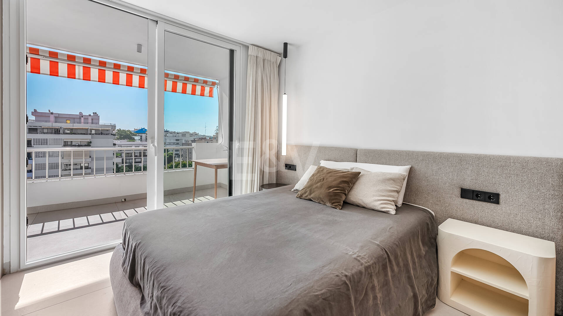 Elegantes Apartment im Zentrum von Marbella mit Pool, Terrasse und touristischer Lizenz