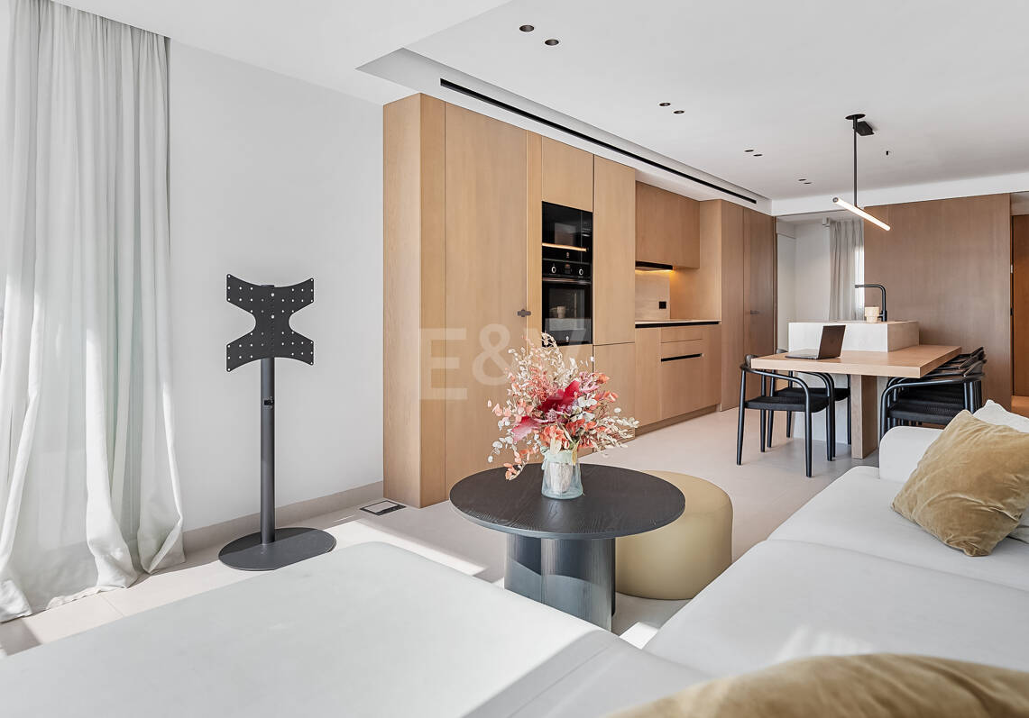 Elegancki Marbella Centre Apartament z basenem, Taras & amp; Licencja turystyczna