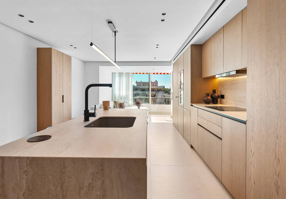 Elegancki Marbella Centre Apartament z basenem, Taras & amp; Licencja turystyczna