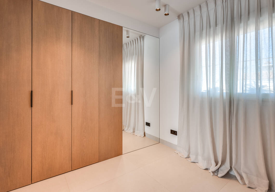 Elegancki Marbella Centre Apartament z basenem, Taras & amp; Licencja turystyczna