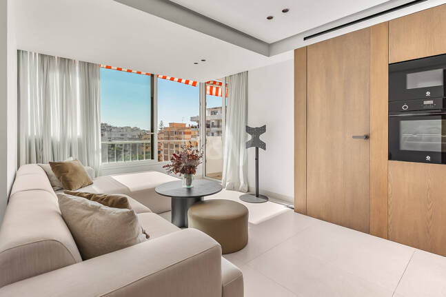 Elegant Apartment with Terrace and Pool in Marbella’s City Centre