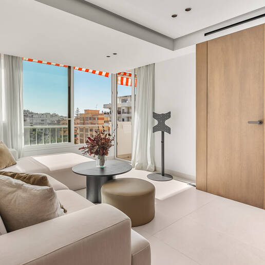 Elegant Apartment with Terrace and Pool in Marbella’s City Centre
