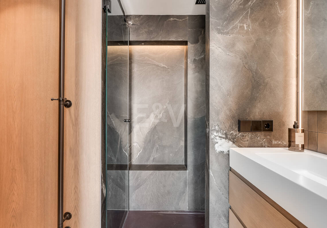 Elegancki Marbella Centre Apartament z basenem, Taras & amp; Licencja turystyczna