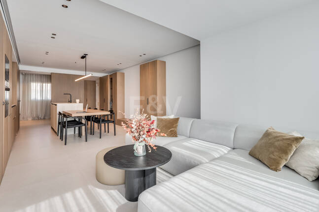 Elegantes Apartment im Zentrum von Marbella mit Pool, Terrasse und touristischer Lizenz