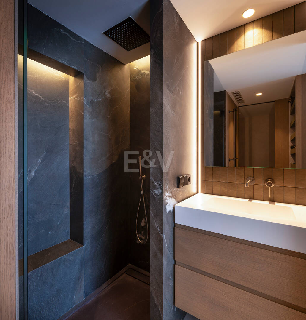 Elegantes Apartment mit Terrasse und Pool im Zentrum von Marbella
