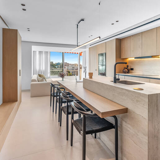 Elegant Apartment with Terrace and Pool in Marbella’s City Centre