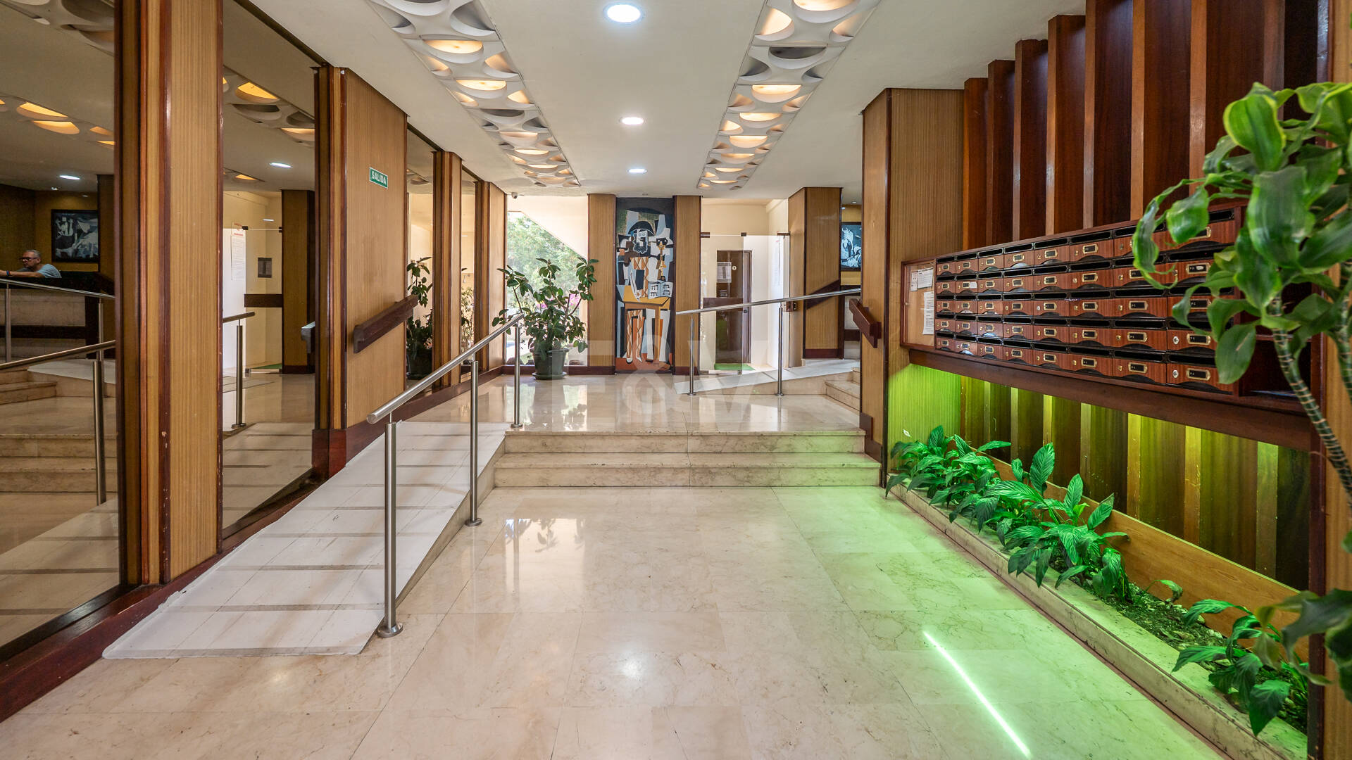 Elegantes Apartment im Zentrum von Marbella mit Pool, Terrasse und touristischer Lizenz