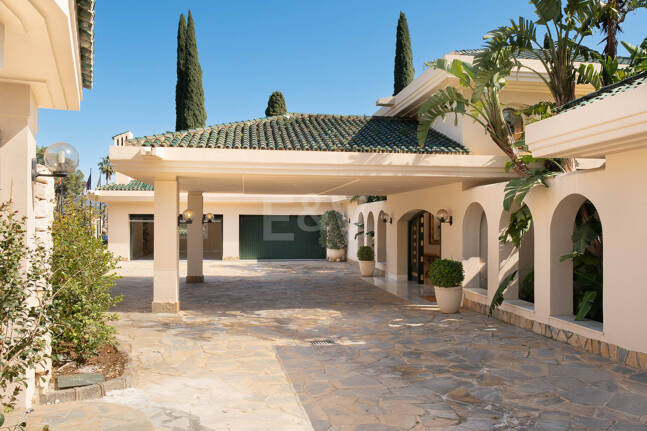 Casa Mandaluz: una majestuosa finca andaluza con vistas panorámicas