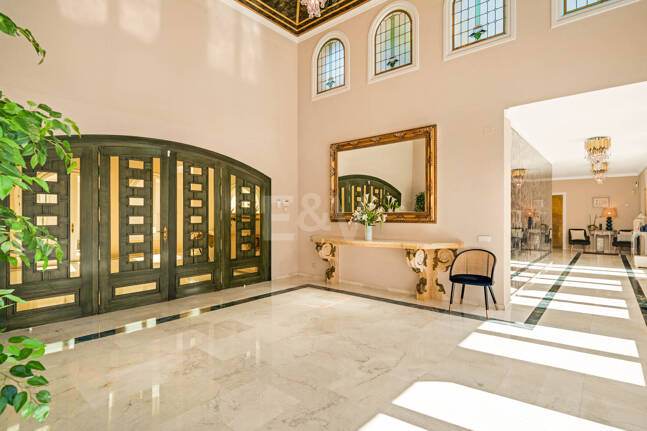 Casa Mandaluz: una majestuosa finca andaluza con vistas panorámicas