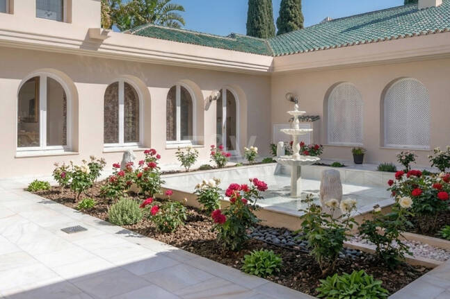 Casa Mandaluz: una majestuosa finca andaluza con vistas panorámicas