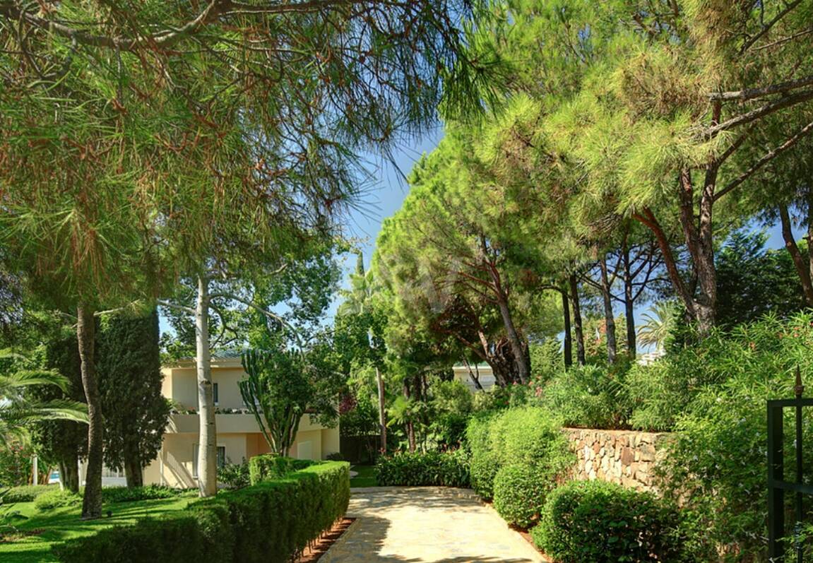 Moderne Villa mit Meerblick in einer privaten Wohnanlage, Rio Real