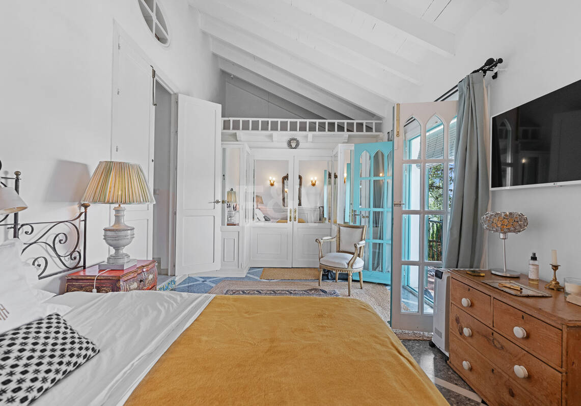 Andalusisch-stilvolle Villa mit Panoramablick auf das Meer und privatem Pool in La Montua