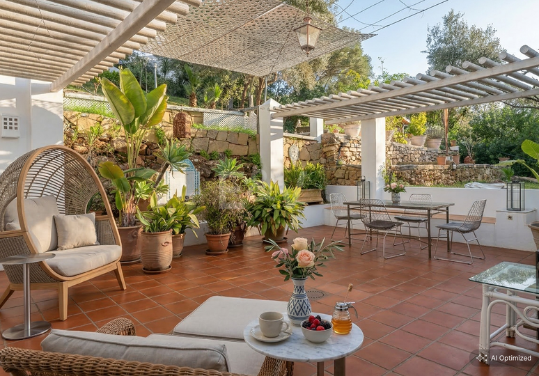 Andalusisch-stilvolle Villa mit Panoramablick auf das Meer und privatem Pool in La Montua