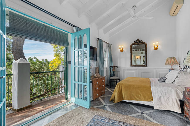 Andalusian Style Villa with Panoramic Sea Views and Private Pool in La Montua