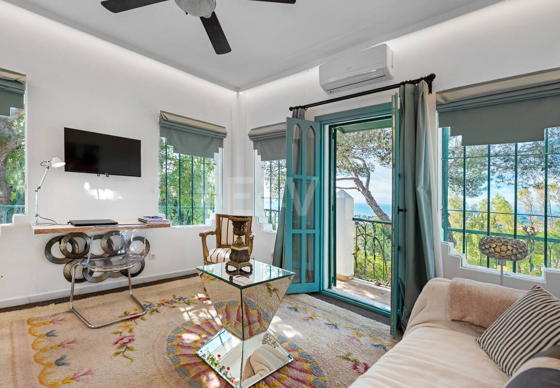 Andalusian Style Villa with Panoramic Sea Views and Private Pool in La Montua