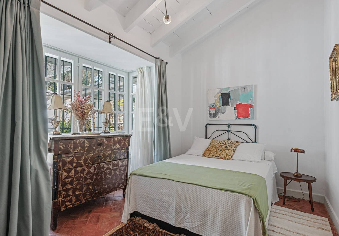 Andalusisch-stilvolle Villa mit Panoramablick auf das Meer und privatem Pool in La Montua