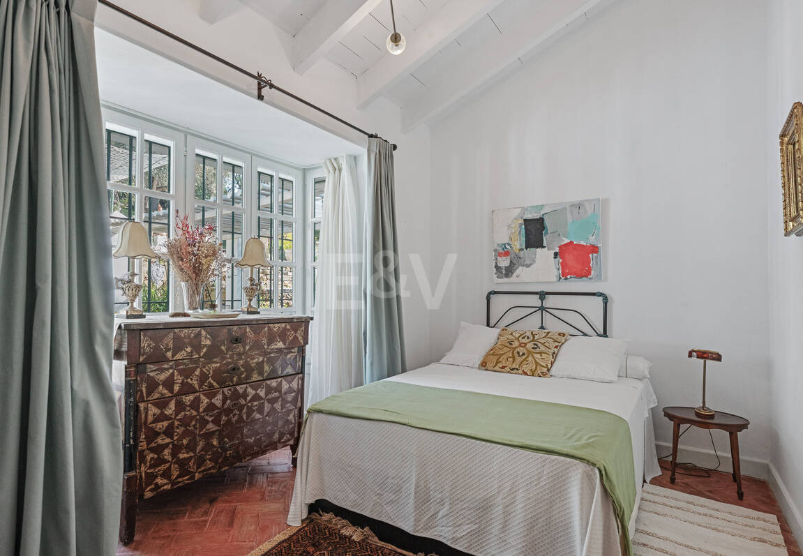 Andalusian Style Villa with Panoramic Sea Views and Private Pool in La Montua