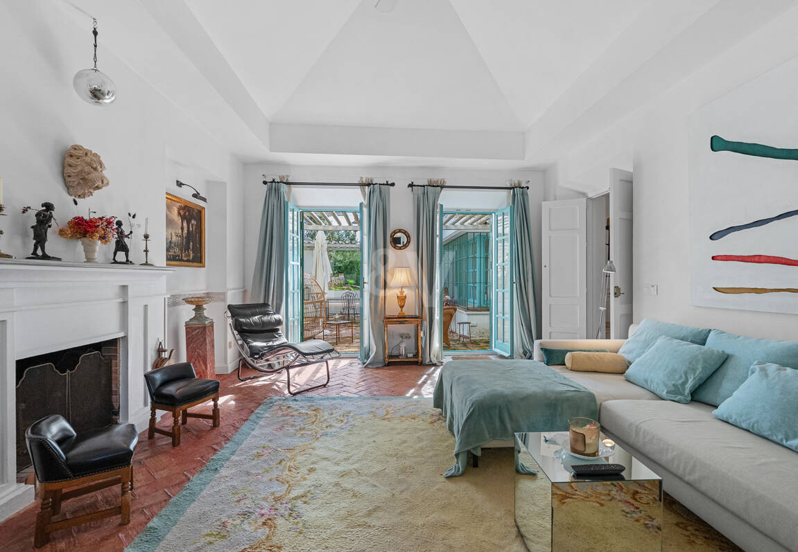 Andalusian Style Villa with Panoramic Sea Views and Private Pool in La Montua