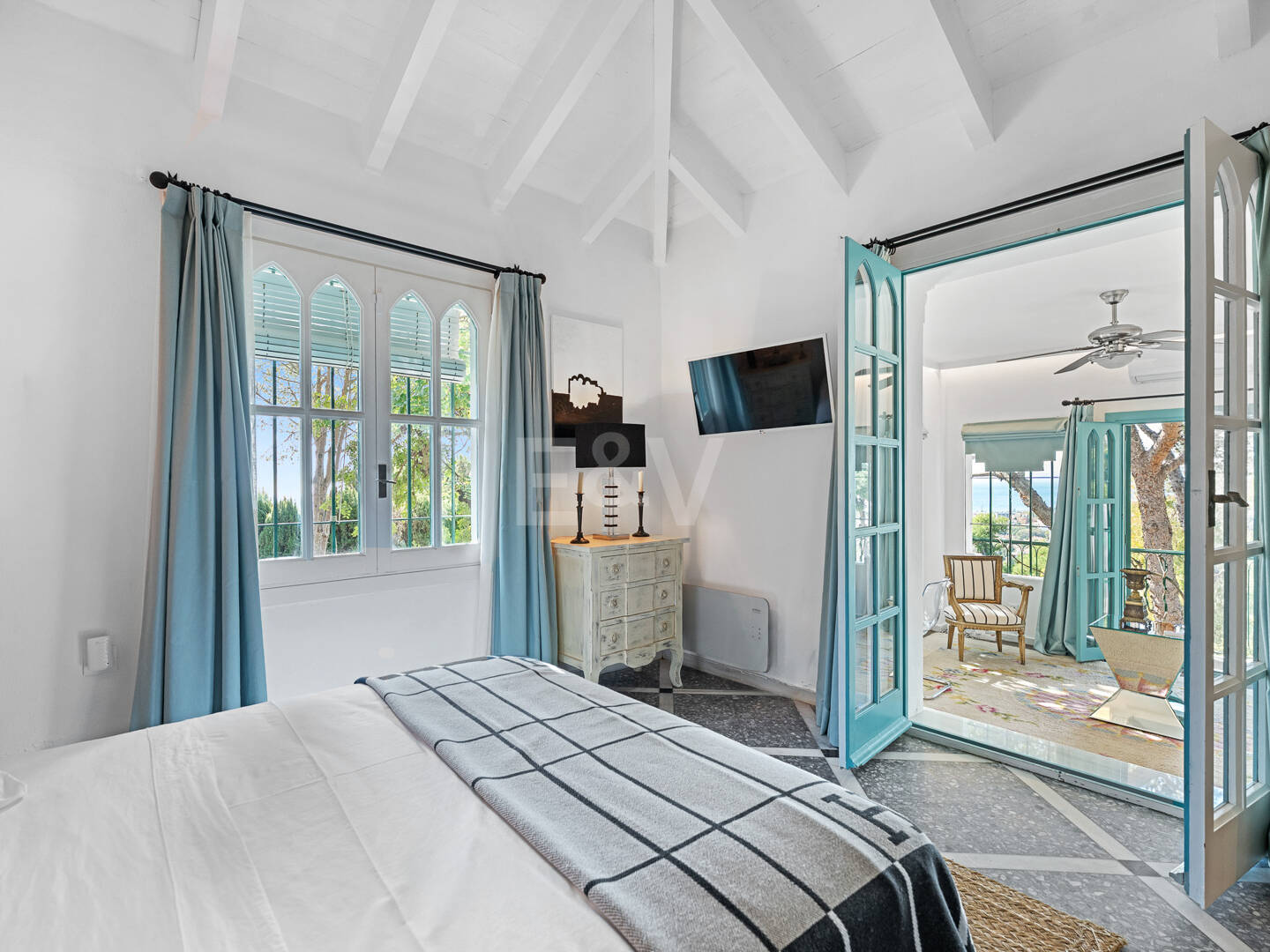 Andalusian Style Villa with Panoramic Sea Views and Private Pool in La Montua