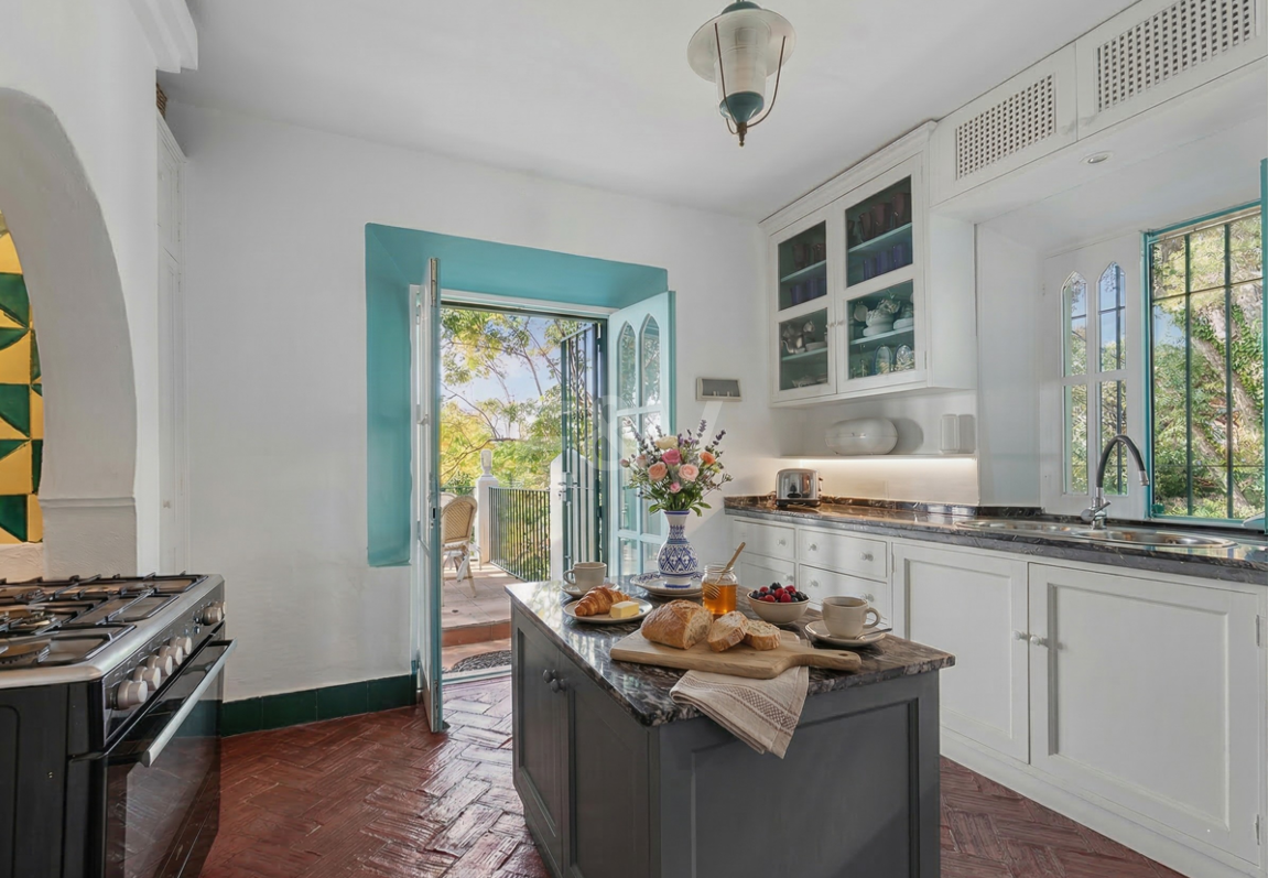 Andalusian Style Villa with Panoramic Sea Views and Private Pool in La Montua