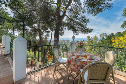 Andalusian Style Villa with Panoramic Sea Views and Private Pool in La Montua