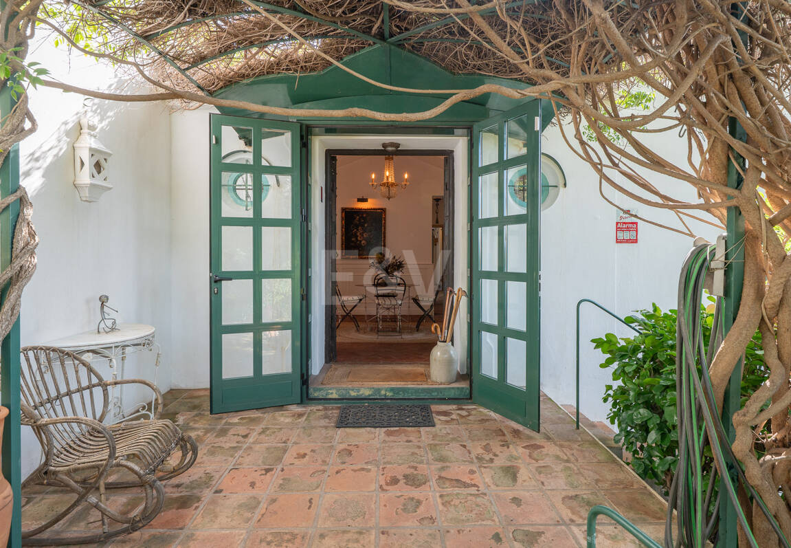 Andalusian Style Villa with Panoramic Sea Views and Private Pool in La Montua