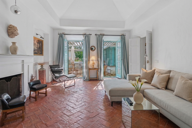 Andalusian Style Villa with Panoramic Sea Views and Private Pool in La Montua