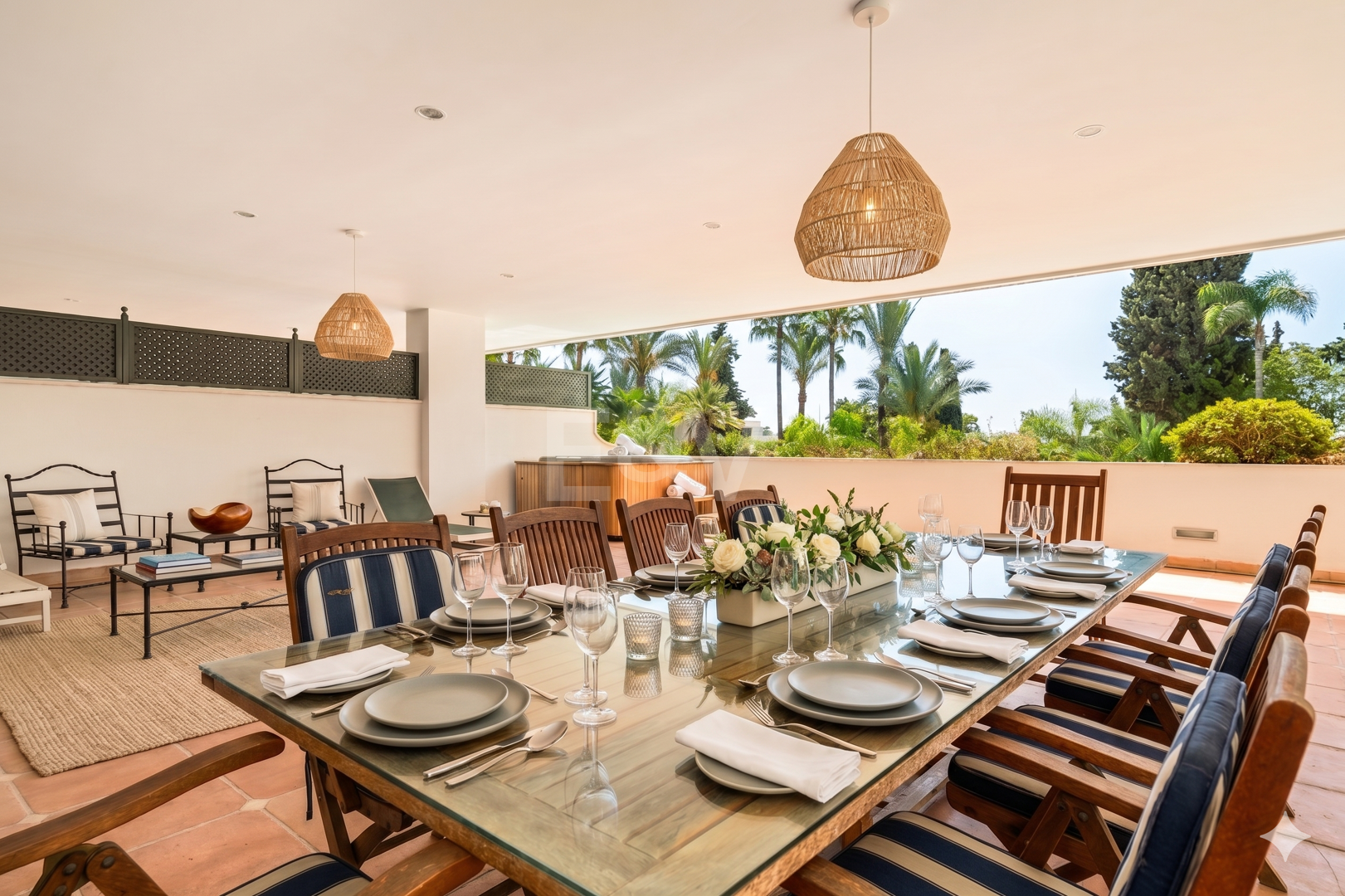 Beachside South-Facing Apartment with Large Terrace on the Golden Mile
