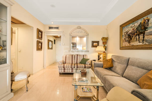 Beachside South-Facing Apartment with Large Terrace on the Golden Mile