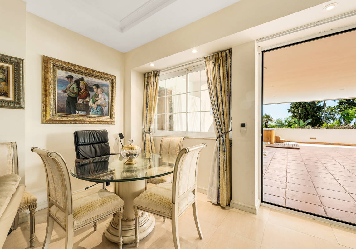 Inversión junto a la playa - Apartamento privado con gestión hotelera de alquiler en la Milla de Oro