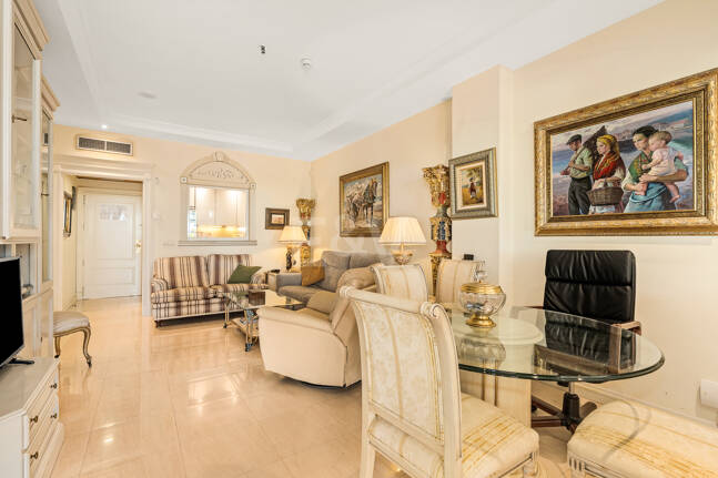 Beachside South-Facing Apartment with Large Terrace on the Golden Mile