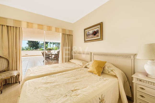 Beachside South-Facing Apartment with Large Terrace on the Golden Mile