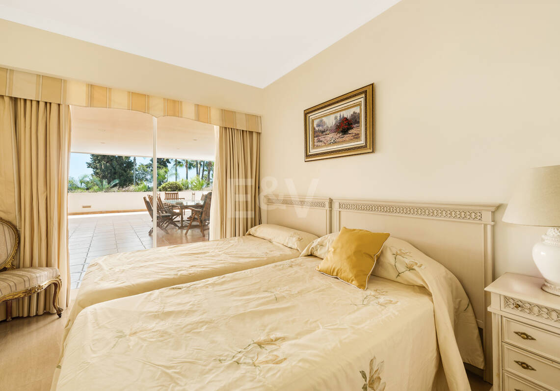 Inversión junto a la playa - Apartamento privado con gestión hotelera de alquiler en la Milla de Oro
