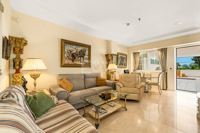 Beachside South-Facing Apartment with Large Terrace on the Golden Mile
