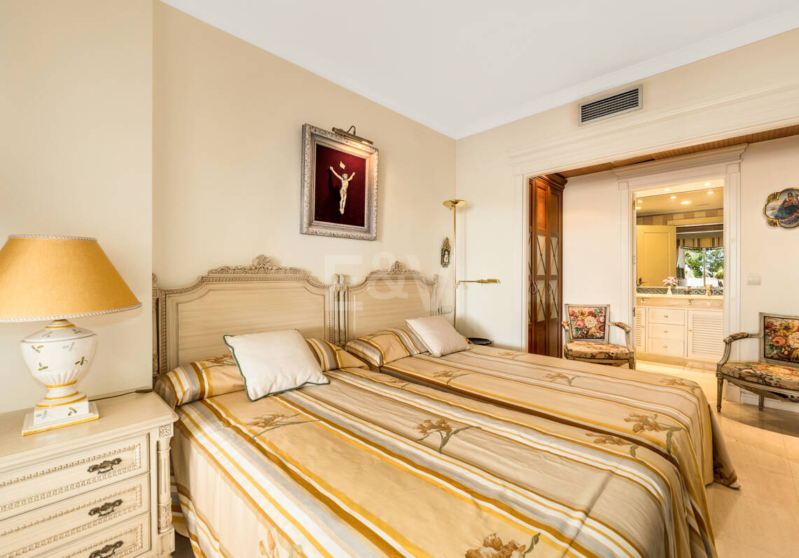 Inversión junto a la playa - Apartamento privado con gestión hotelera de alquiler en la Milla de Oro