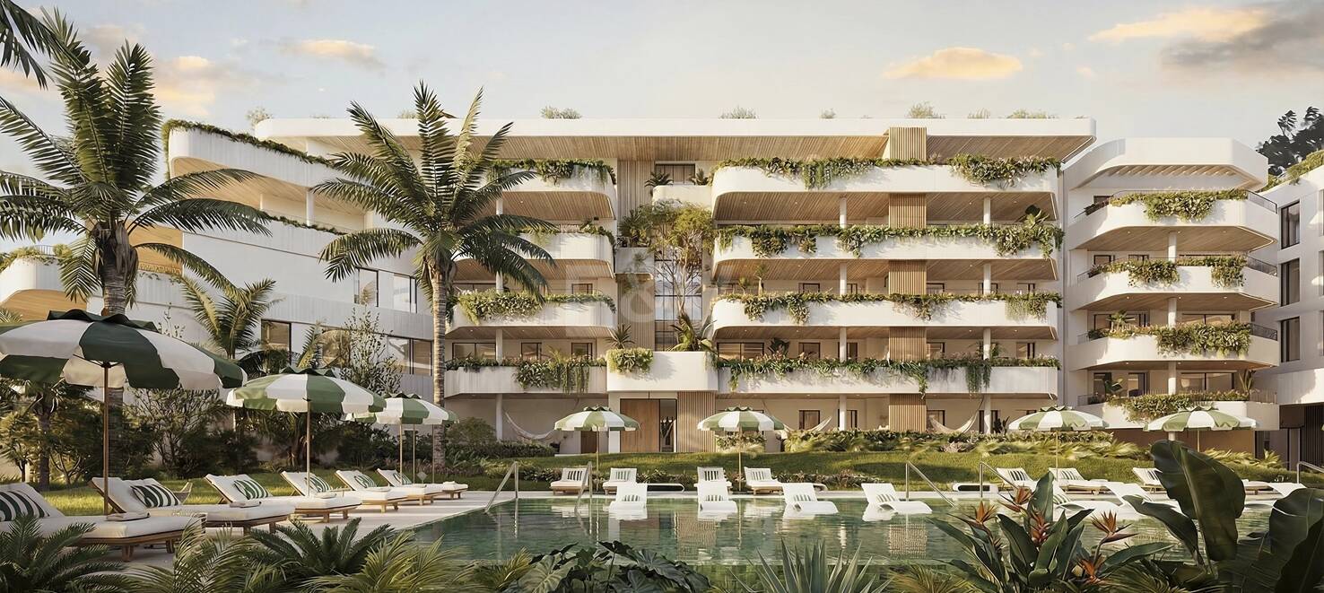 Five Star Living Minutes from the Beach and the City Centre