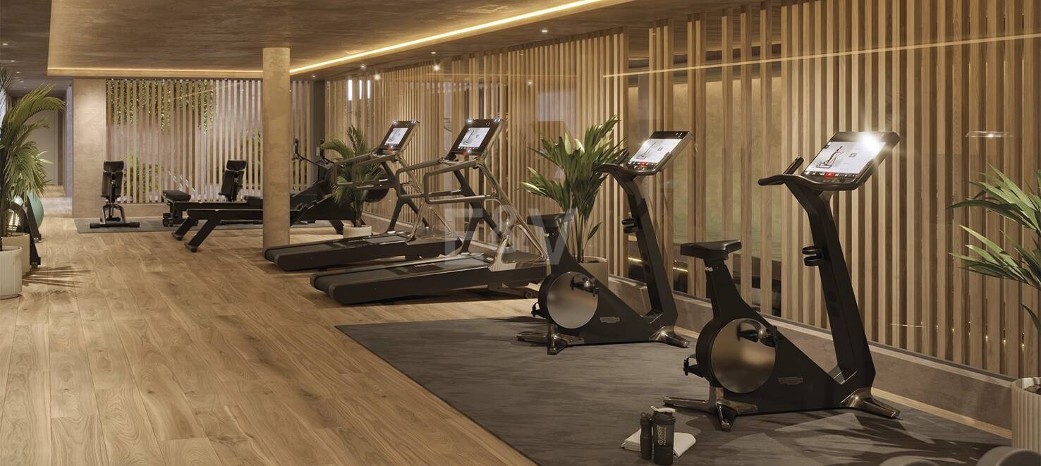 Five Star Living Minutes from the Beach and the City Centre