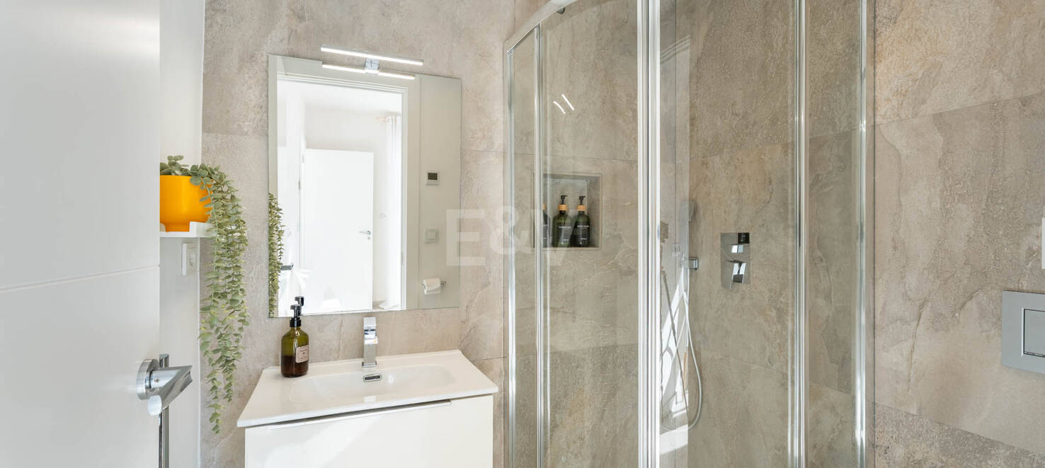 Moderne Familienvilla mit mediterranem Lebensstil