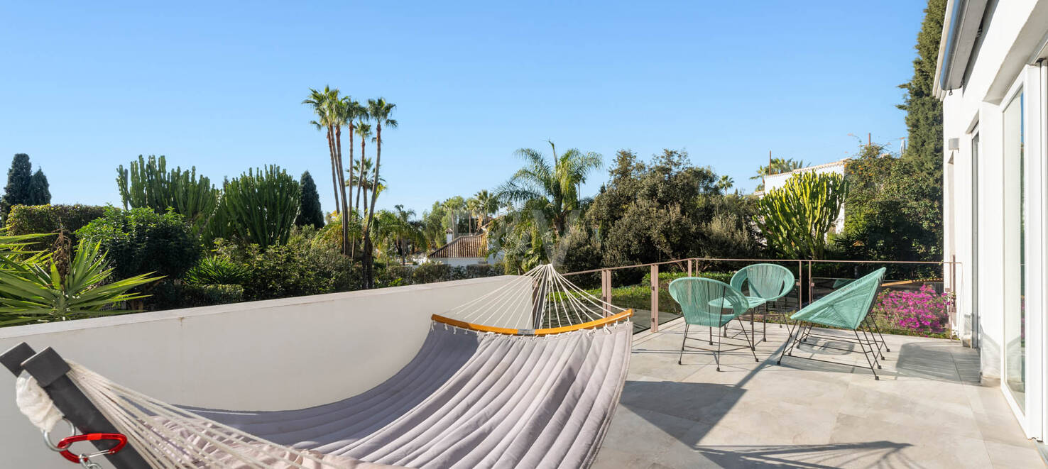 Moderne Familienvilla mit mediterranem Lebensstil