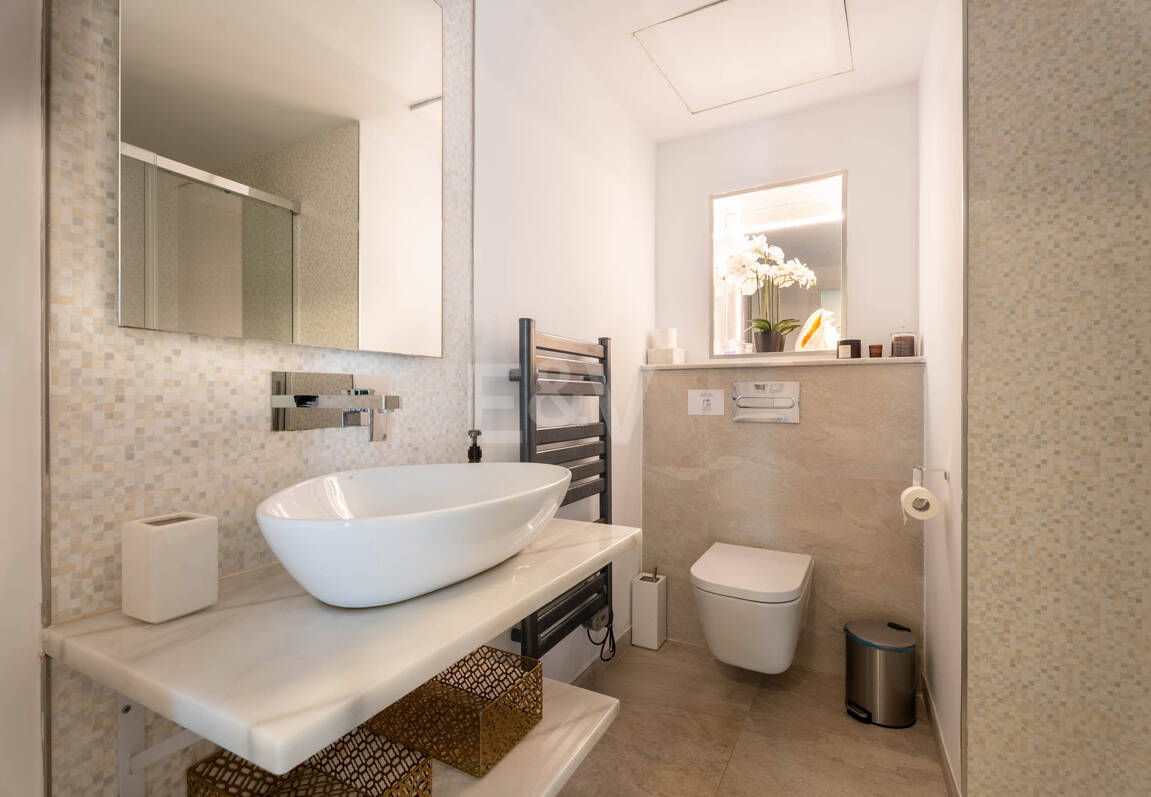 Villa familiale contemporaine avec style de vie méditerranéen